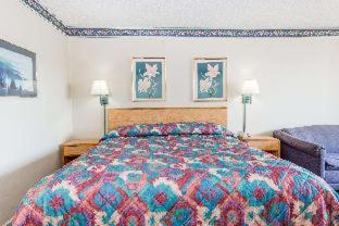 Knights Inn - Cleveland Room photo